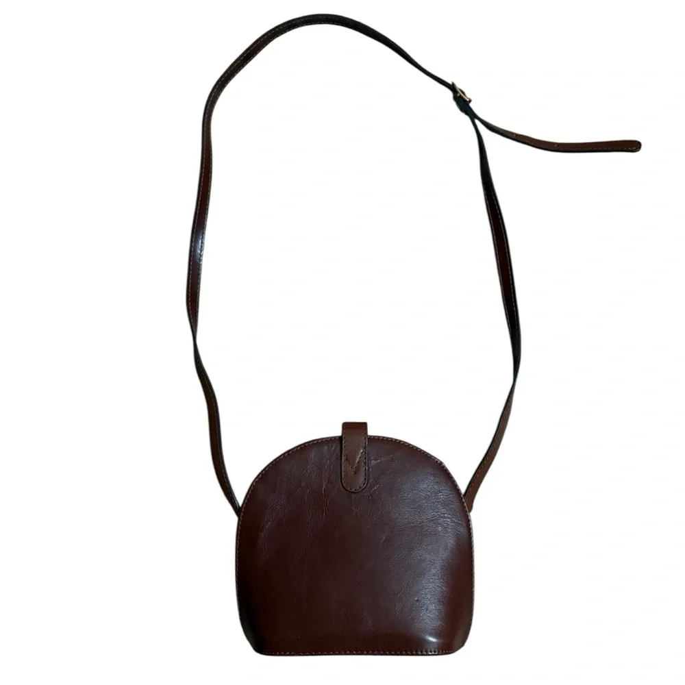 Vintage pelle brown leather dome shaped crossbody bag